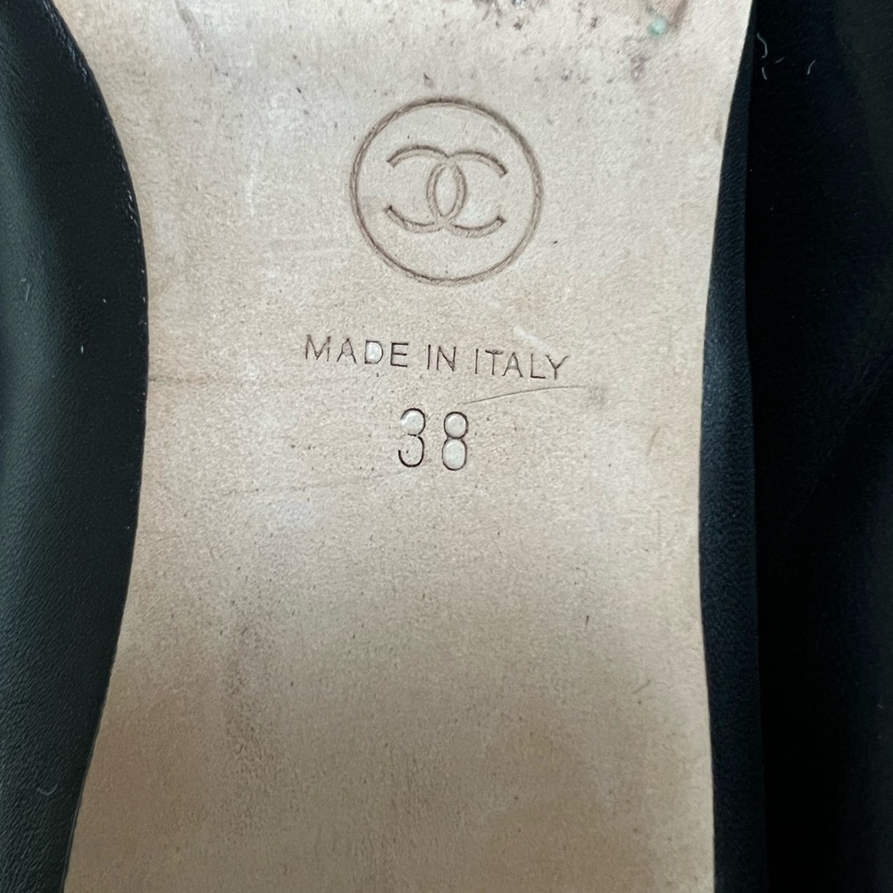 🔴Authentic CHANEL Women's Black & Navy Leather Ballet Flats with Pearl🔴 - Picture 6 of 9